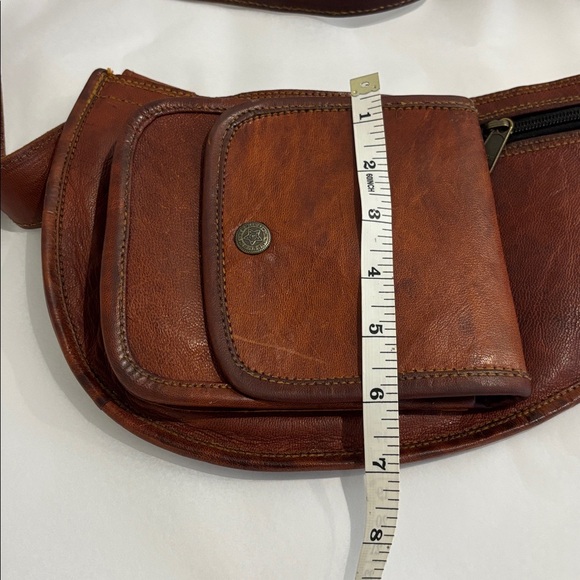 Vintage leather sling bag travel purse adjustable strap brass hardware brown - Picture 16 of 17